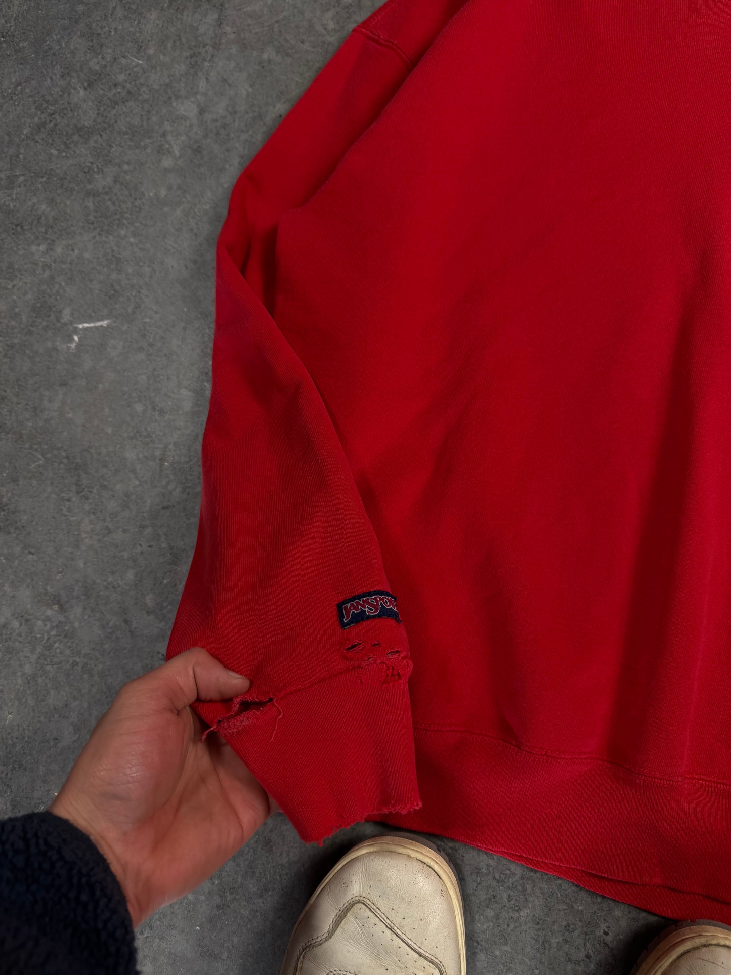 Embroidered Crew L/XL Distressed