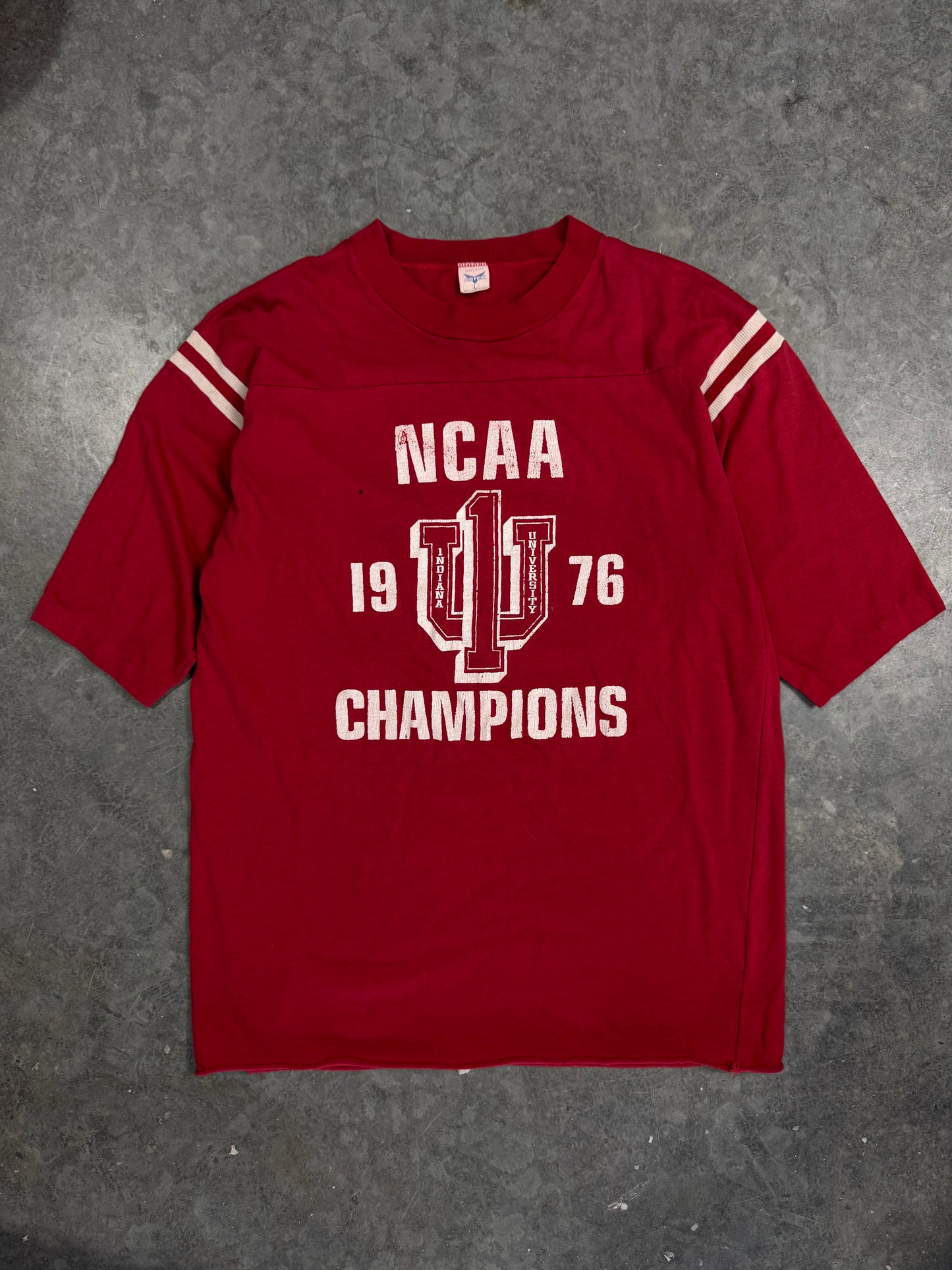 1976 Champs Half Sleeve L/M