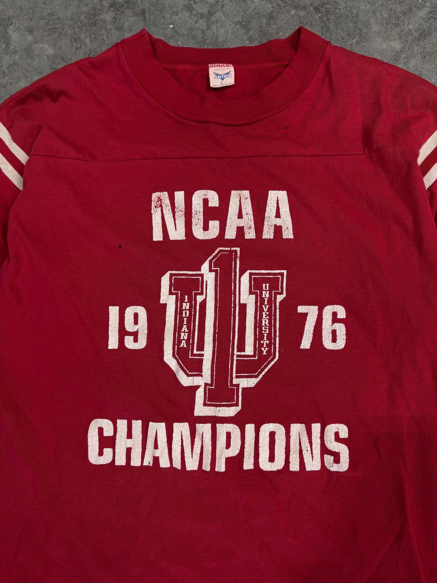 1976 Champs Half Sleeve L/M